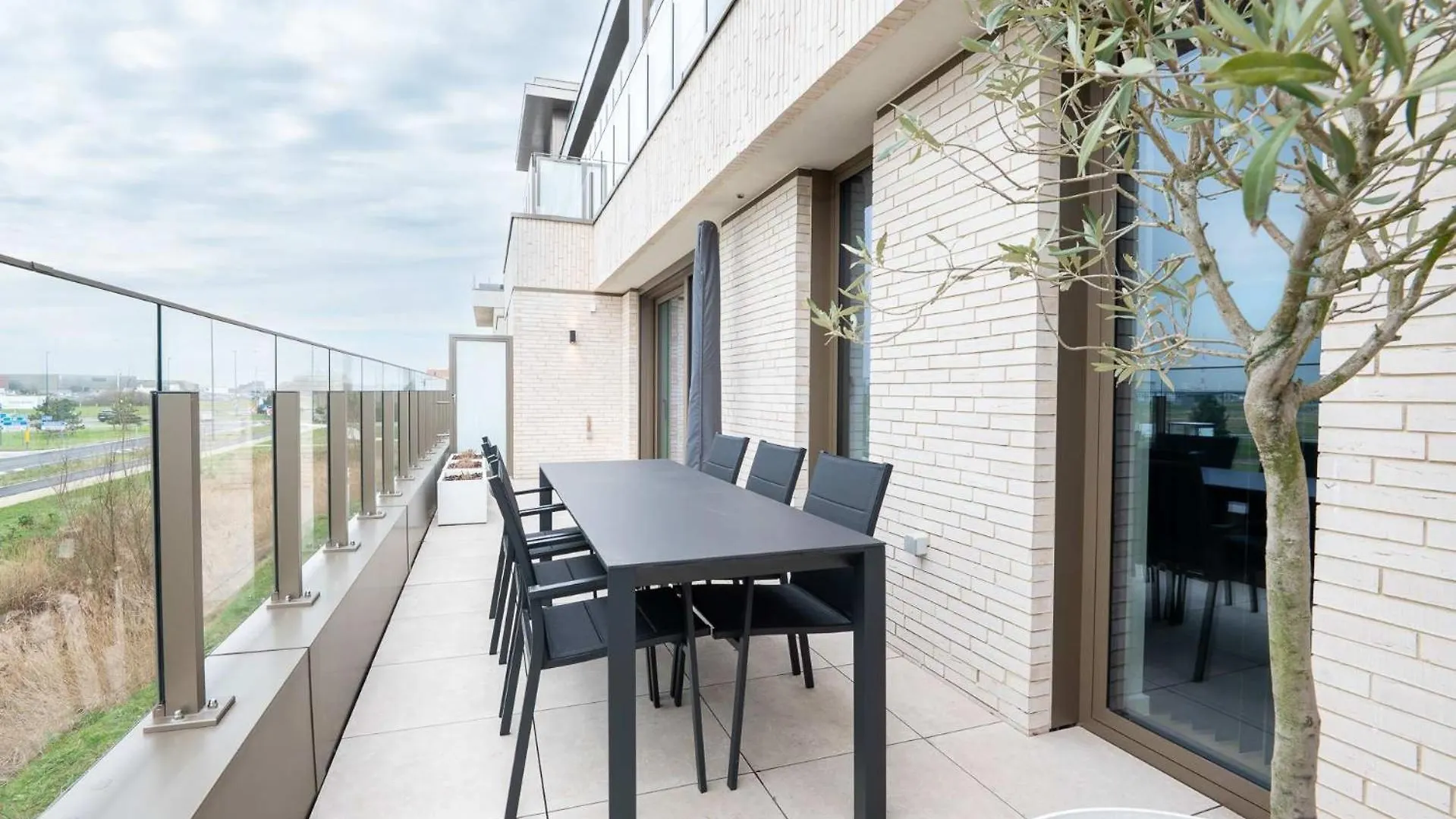 New Apartment Close To The Beach With Garage Oostende