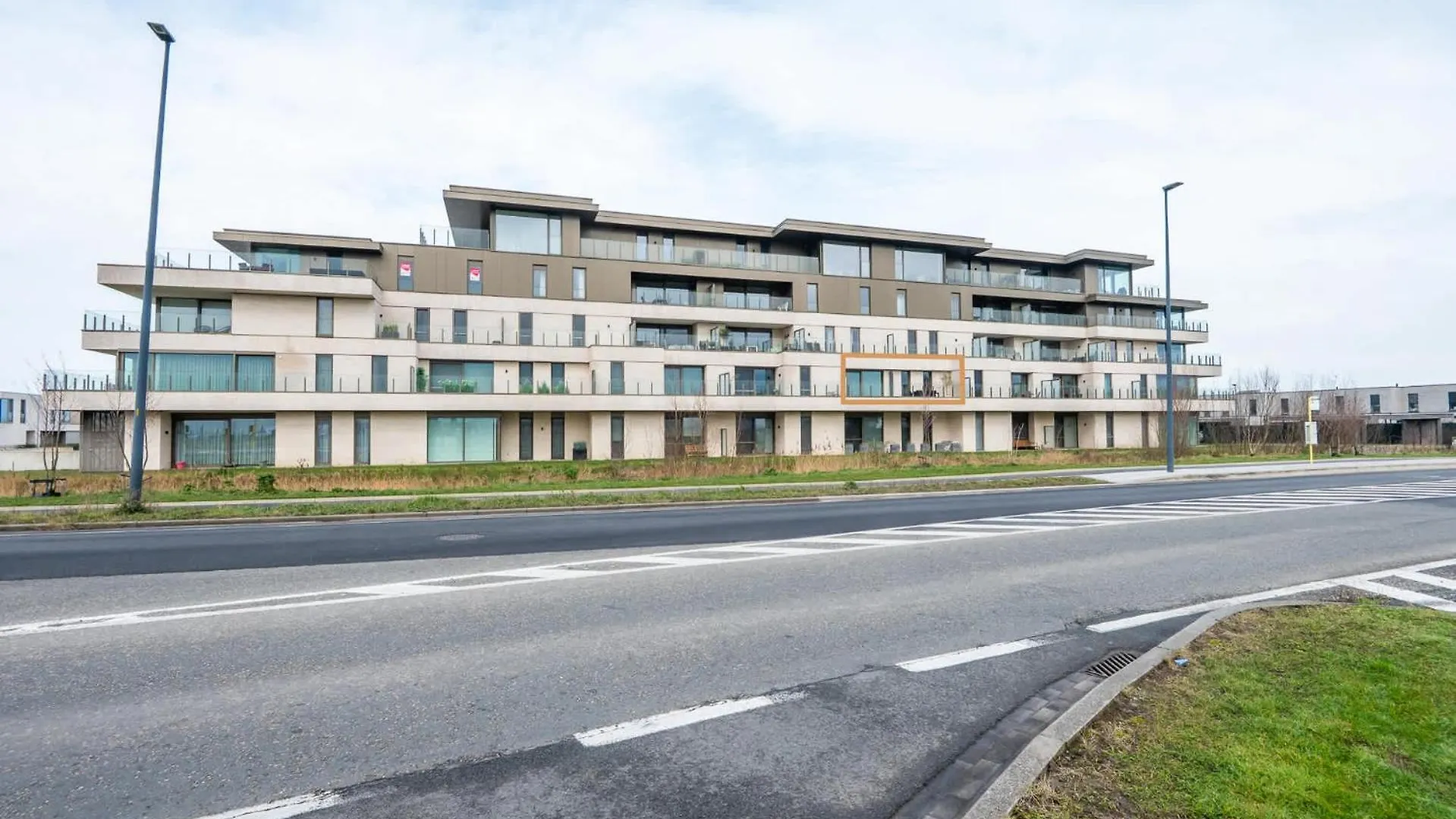 New Apartment Close To The Beach With Garage Oostende