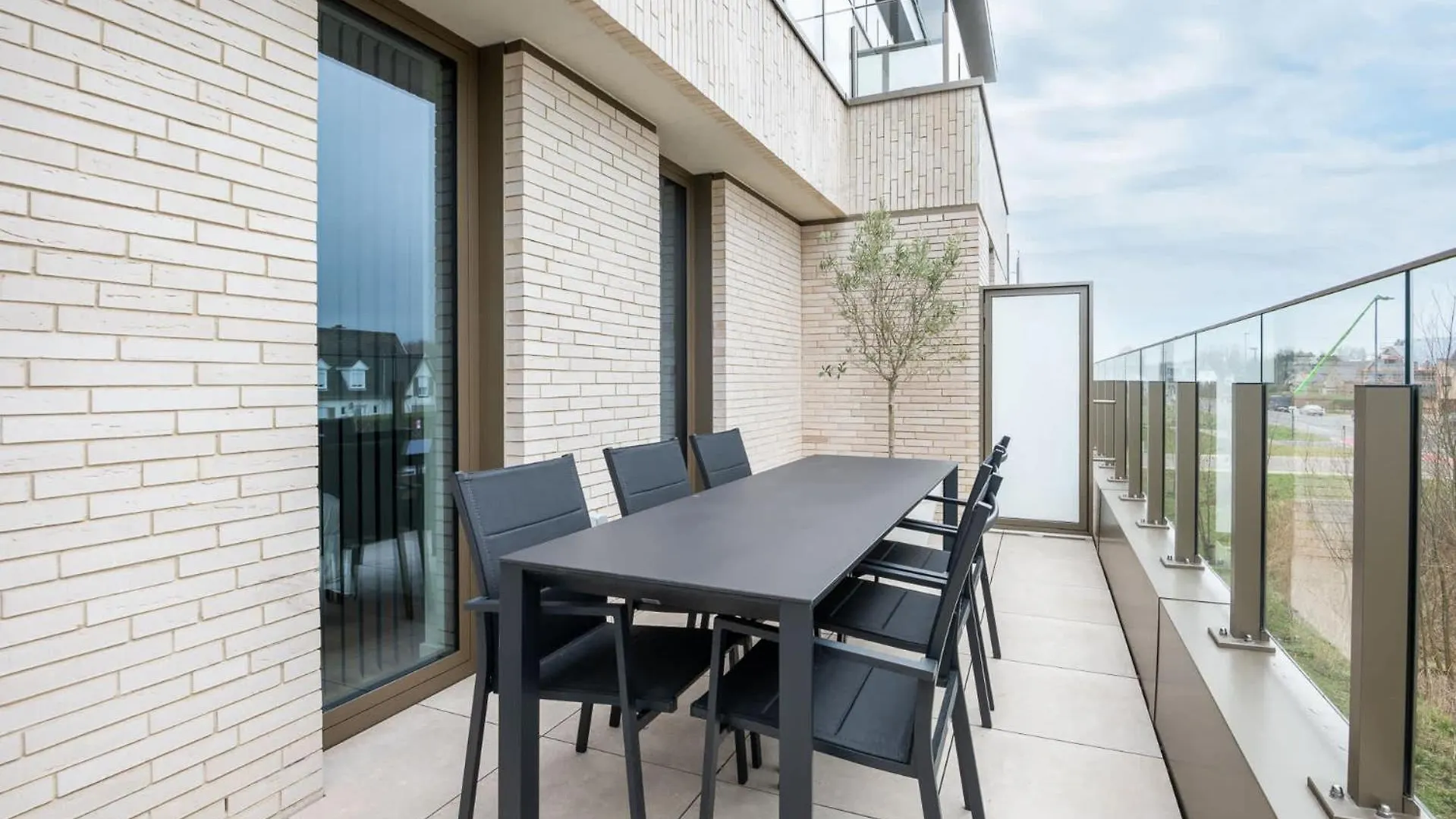 New Apartment Close To The Beach With Garage Oostende