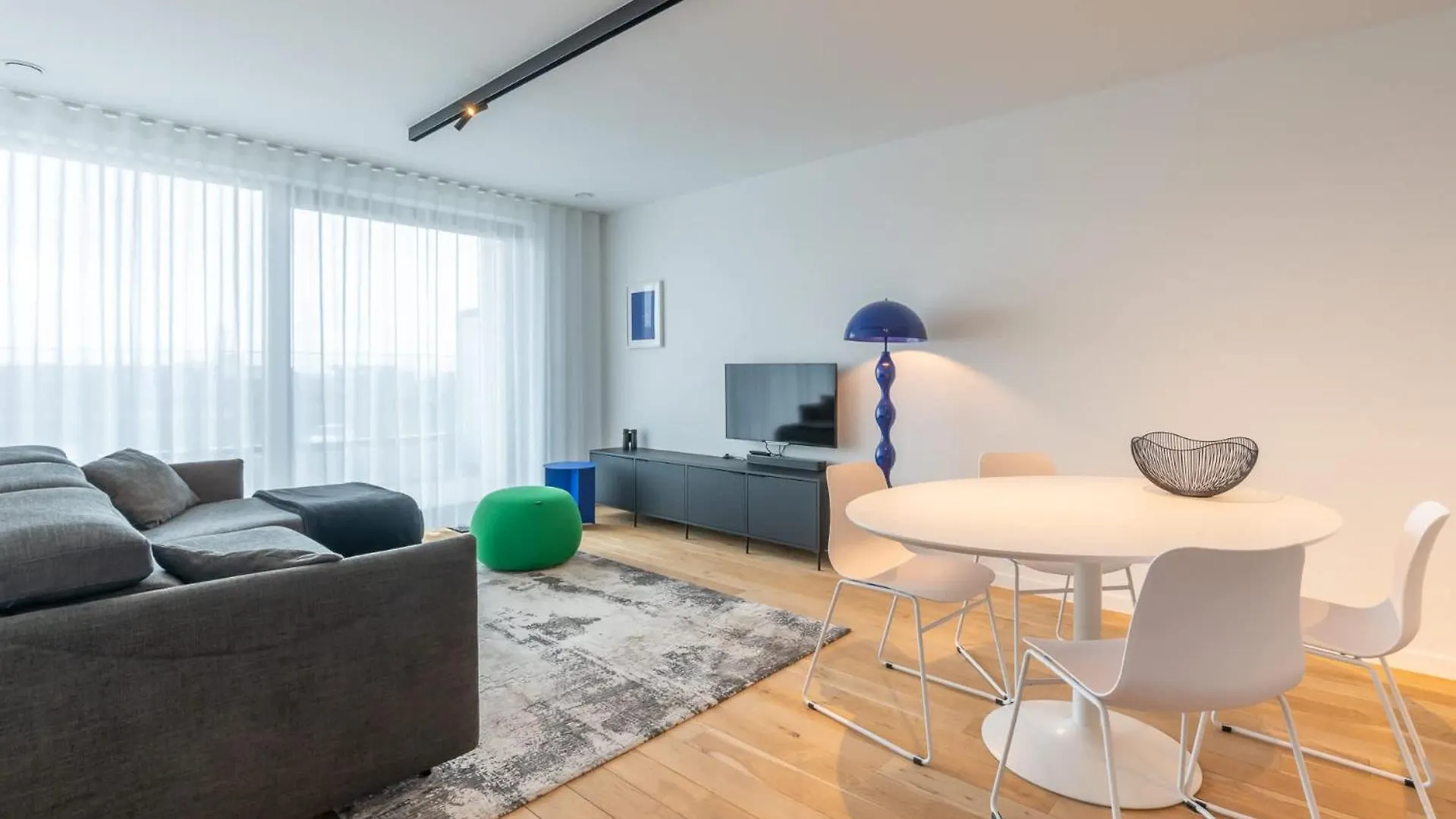 New Apartment Close To The Beach With Garage location