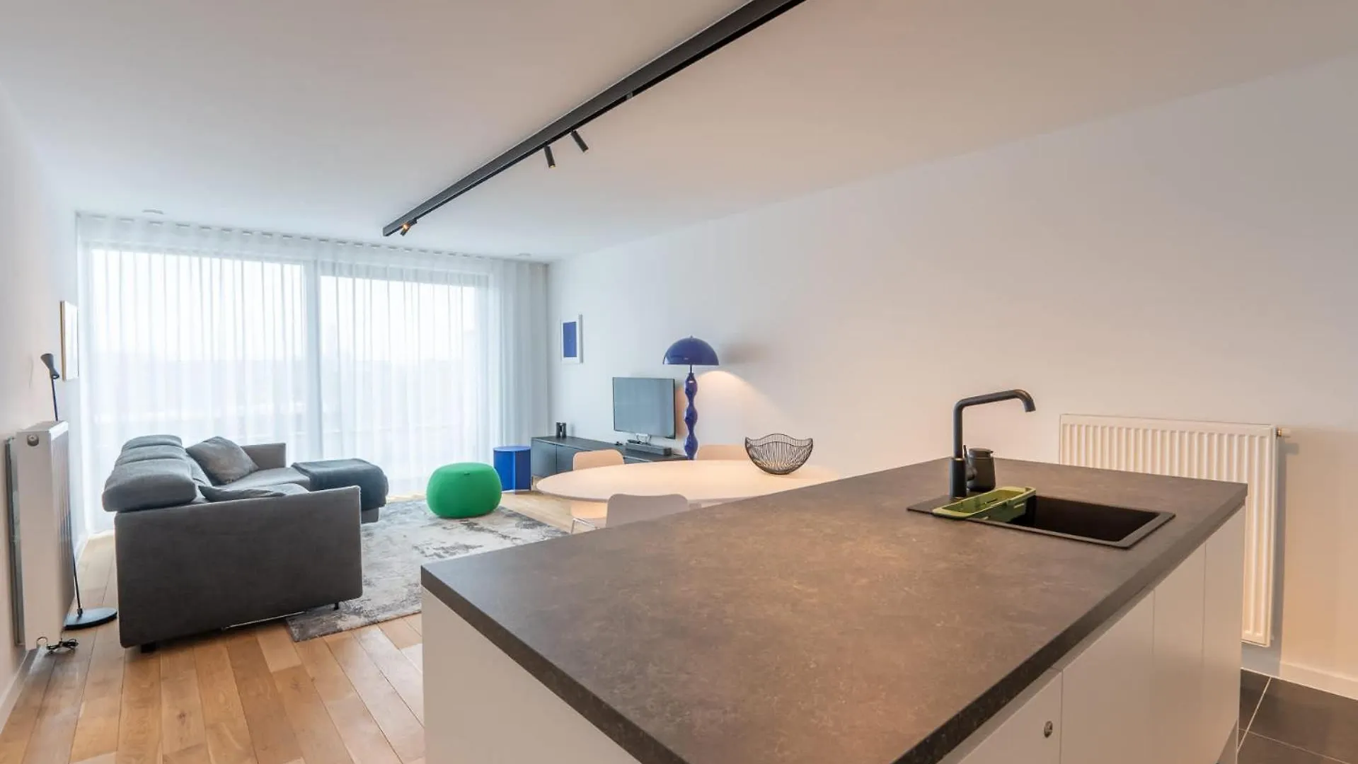 New Apartment Close To The Beach With Garage Οστένδη